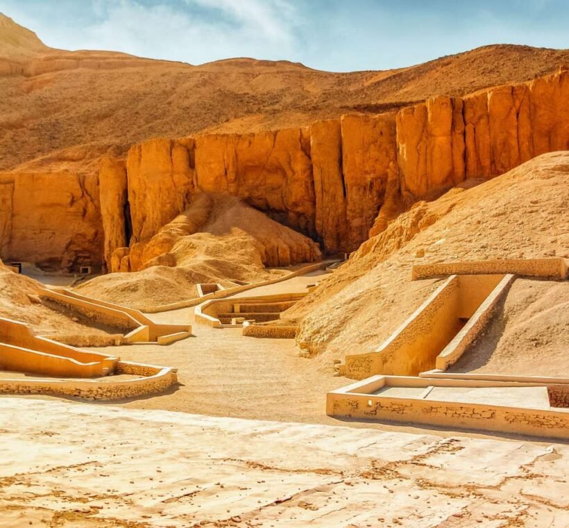 Vallée des Rois Louxor Égypte - entrée des tombeaux pharaoniques
