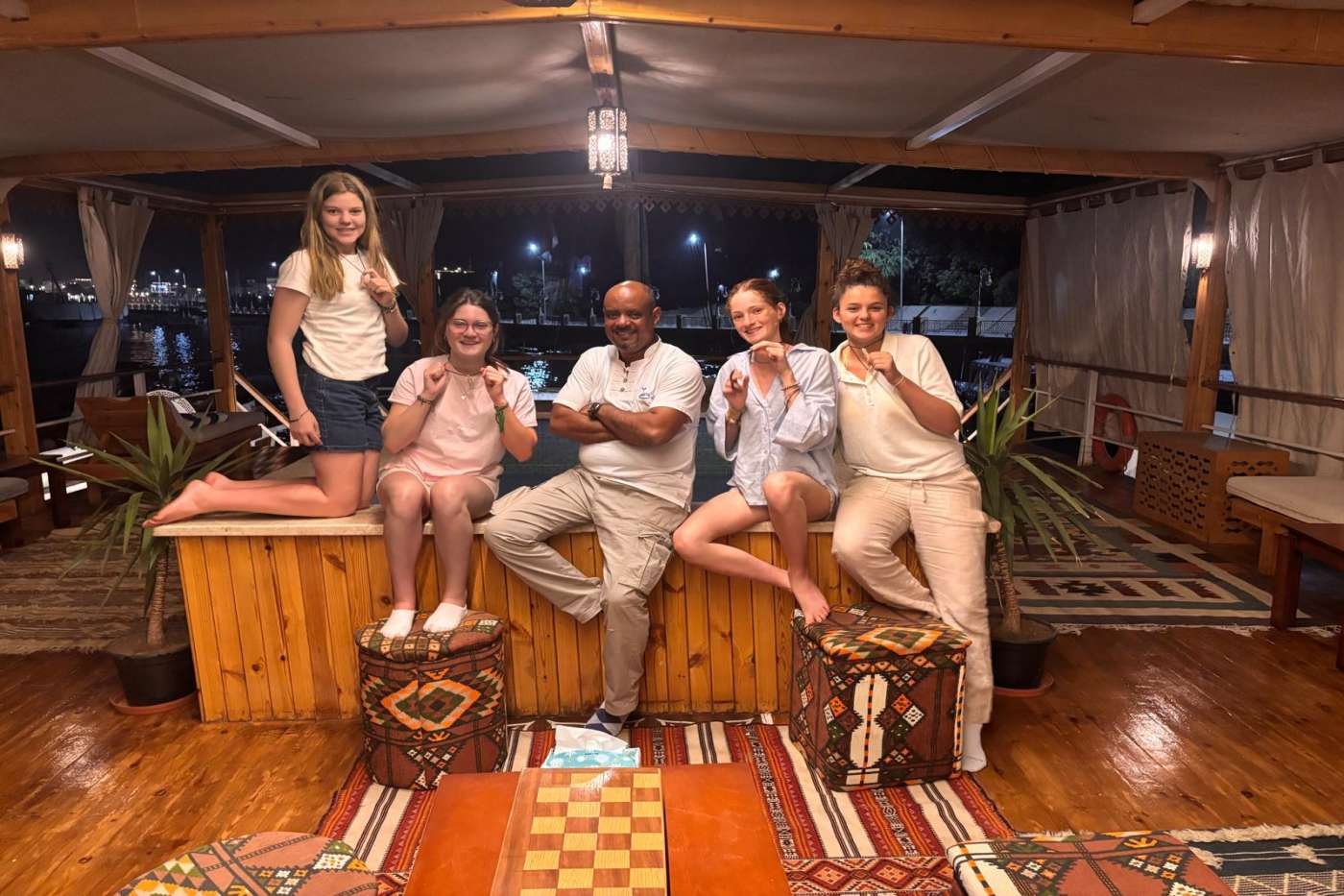 Mohamed Abdel Fattah avec ses voyageurs sur le Nil