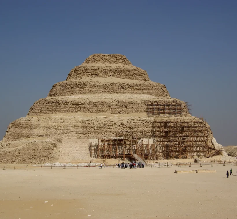 Circuit Égypte 10 jours : la pyramide à degrés de Djéser à Saqqarah
