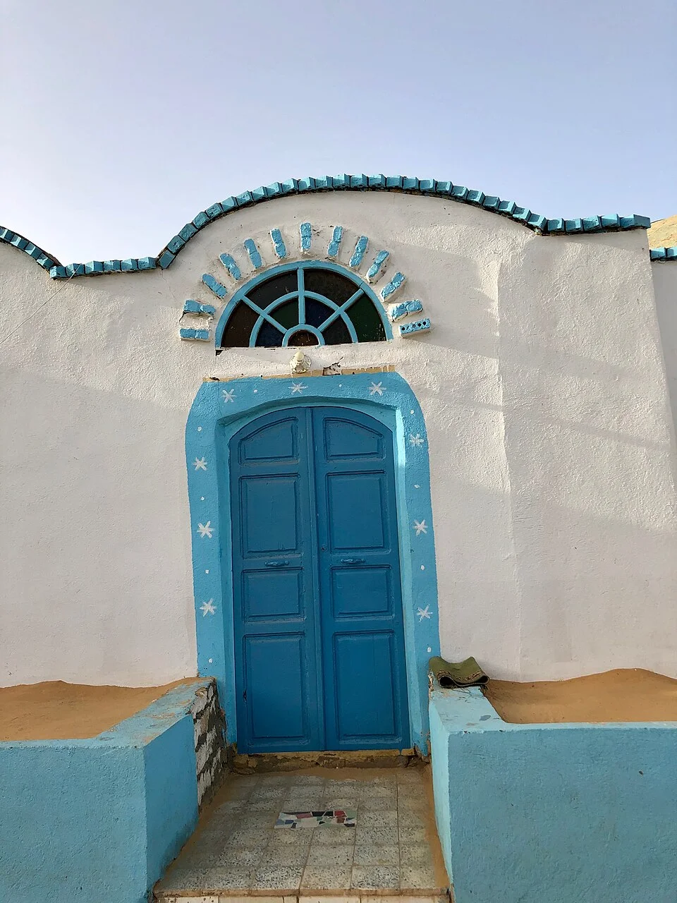 fa&ccedil;ade color&eacute;e d&rsquo;une maison du village nubien d&rsquo;Assouan