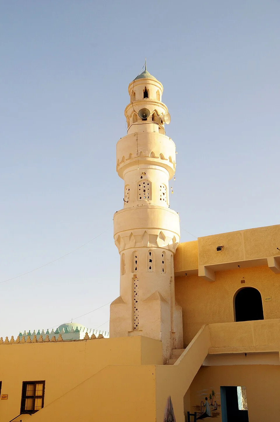 mosqu&eacute;e du village nubien d&rsquo;Assouan au bord du Nil