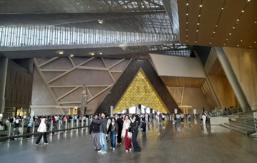 Intérieur du Grand Musée Égyptien