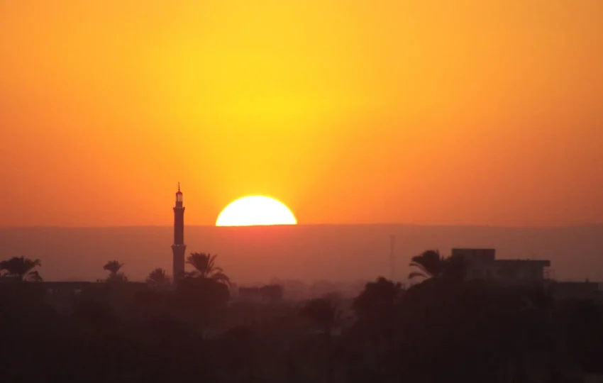 Nil à Louxor au coucher du soleil