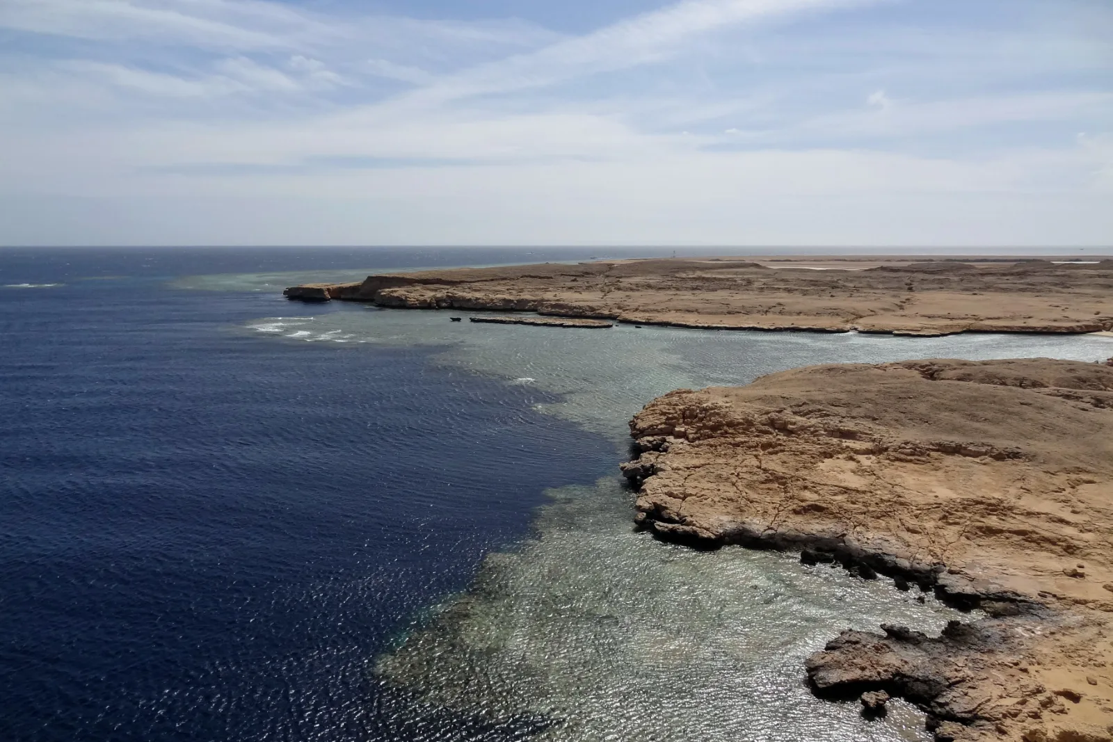 R&eacute;cif corallien de Ras Mohammed et eaux turquoise de la mer Rouge, pr&egrave;s de Charm el-Cheikh