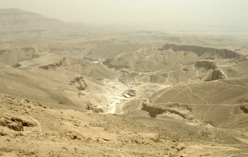 Vallée des Rois à Louxor, panorama de la nécropole thébaine
