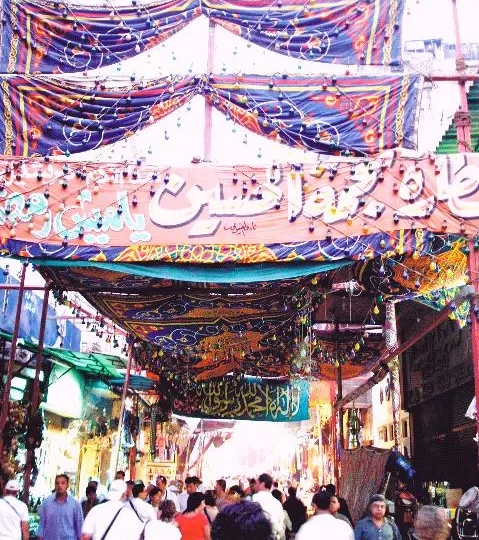 Le souk de Khan El Khalili au Caire, étape de l'excursion Le Caire 2 jours depuis Marsa Alam