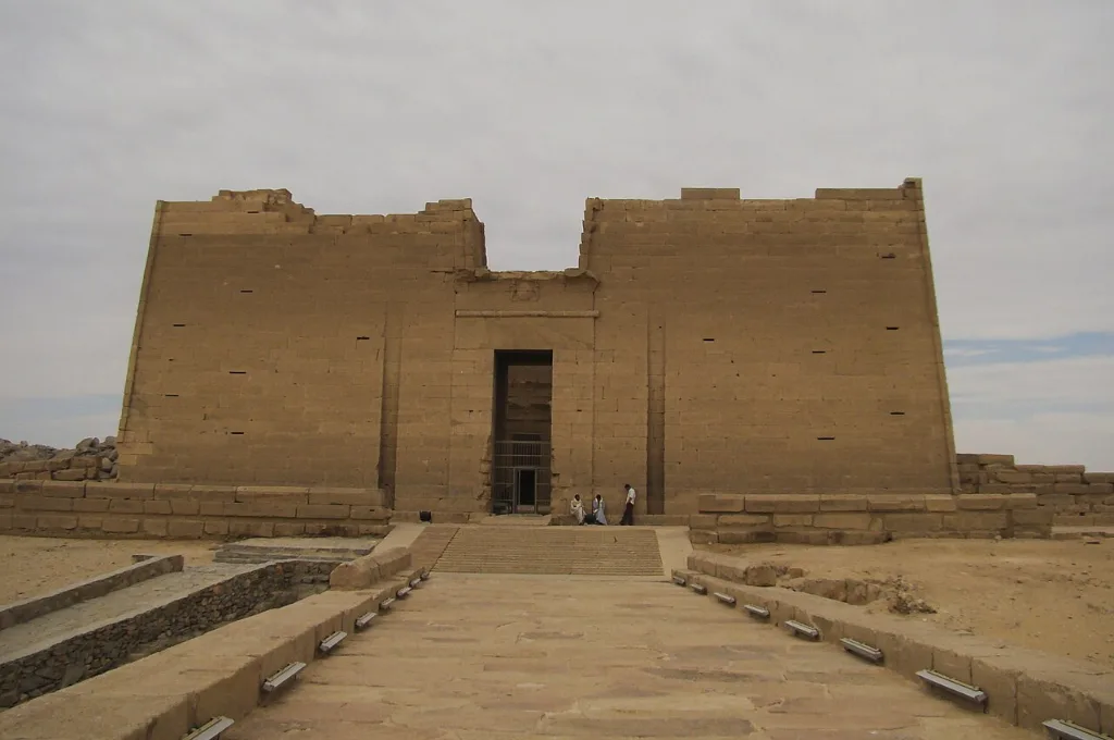 No&euml;l &agrave; Assouan : temple de Kalabsha au bord du lac Nasser