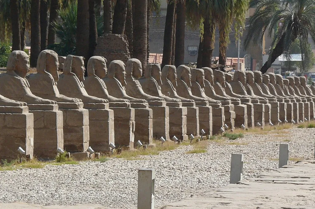 All&eacute;e des sphinx de Louxor, balade de fin d'ann&eacute;e en Haute-&Eacute;gypte