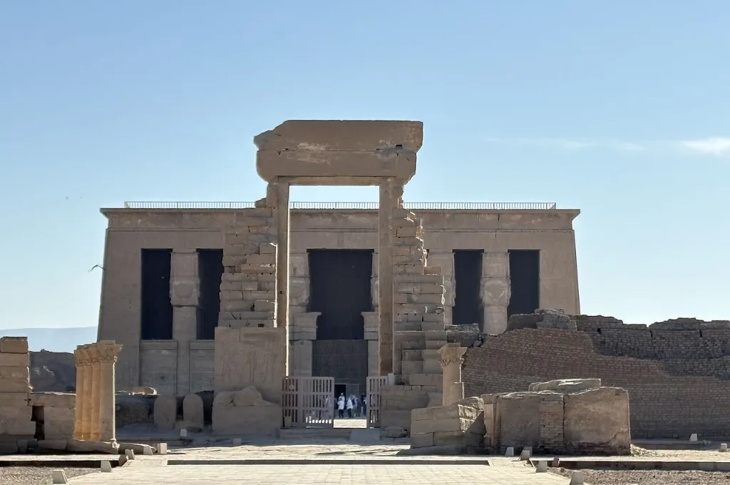Temple de Dendera, excursion d'un séjour en Égypte à Noël et au Nouvel an