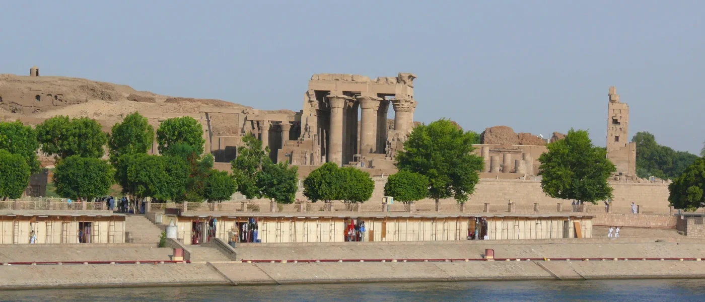 Circuit Égypte 10 jours : le temple de Kom Ombo au bord du Nil