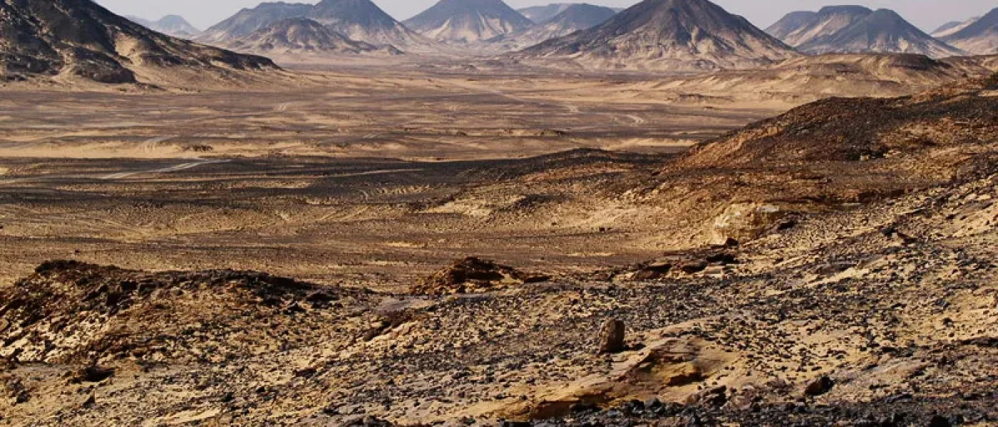 Le désert noir près de Bahariya