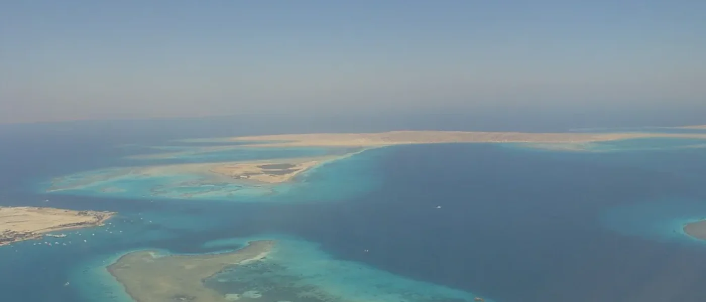 Noël à Hurghada : récifs turquoise de la mer Rouge vus du ciel