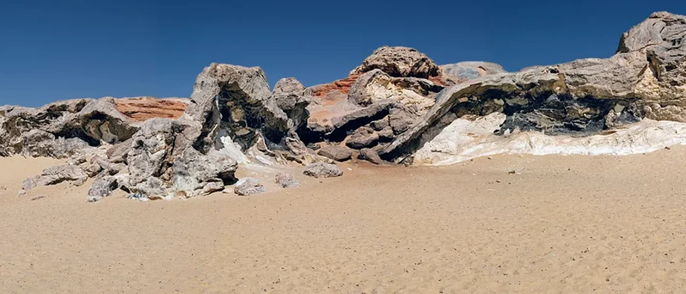 La Vallée d’Agabat et les formations du désert blanc